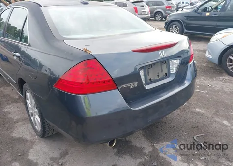 2006 Honda Accord 3.0 Ex z USA, uszkodzony, nr VIN 1HGCM66596A025457